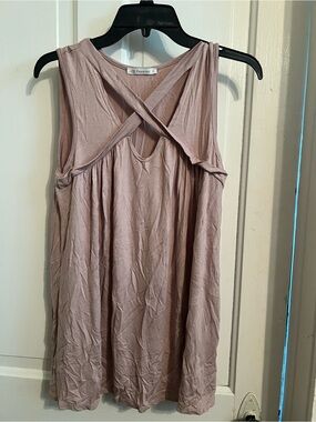 Versare Women’s Mauve Cross-Back Tank Top